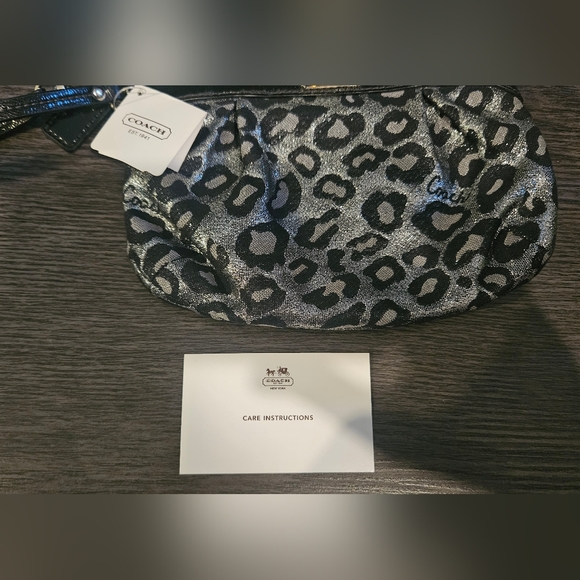 New With Tags! Cheetah/ Leopard Print COACH Wristlet/Wallet Silver w/ Black - Picture 10 of 11